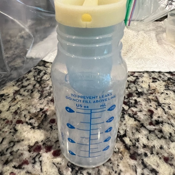 Lot of 4oz plastic Dr Brown bottles - Picture 3 of 3